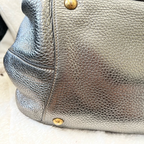 Authentic Prada - Picture 10 of 14